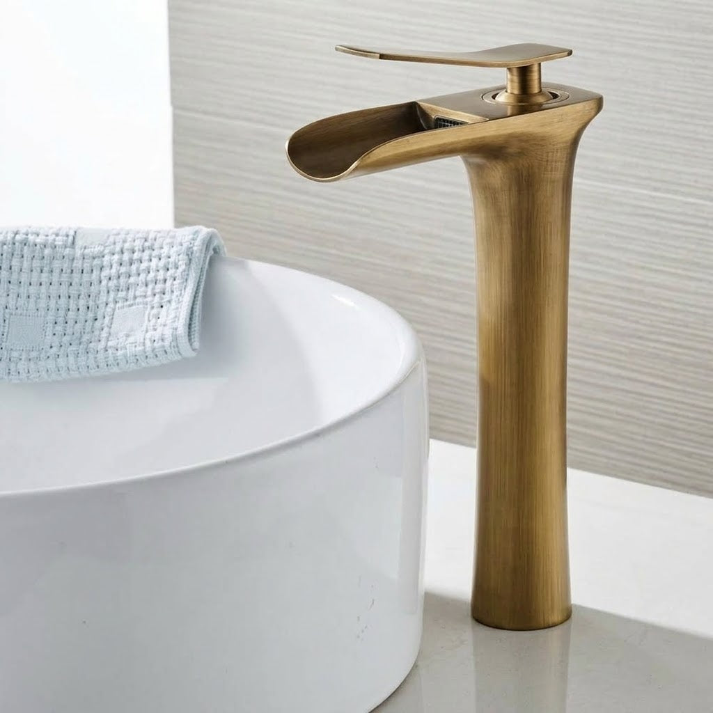 Stelo haut, robinet cascade en laiton, finition laiton vieilli