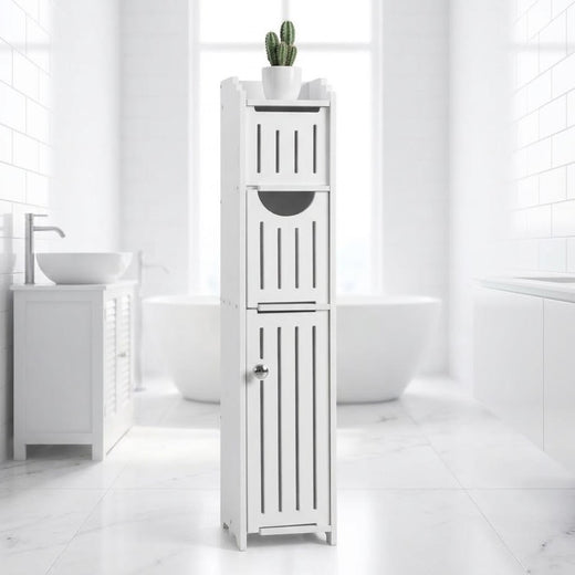 Cairn, colonne étroite blanche en trois niveaux, dans une salle de bains claire